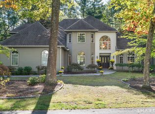 13 Chatsworth Place, Farmington, CT 06032