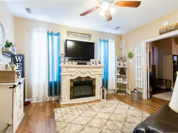 220 Palliet St APT 3, Festus, MO 63028