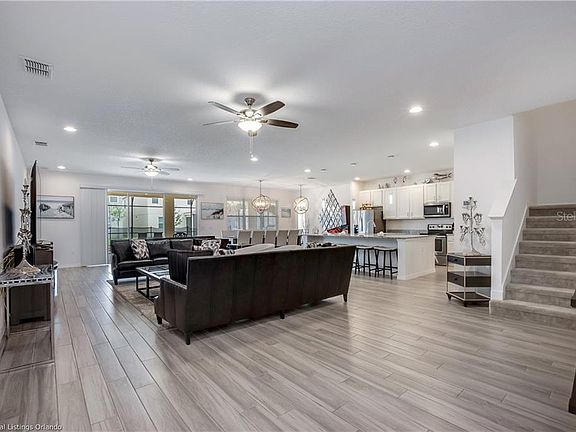 3rd image of 6105 Broad Oak Dr