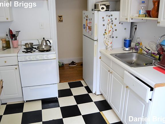 5th image of 15 Melvin Ave #10F