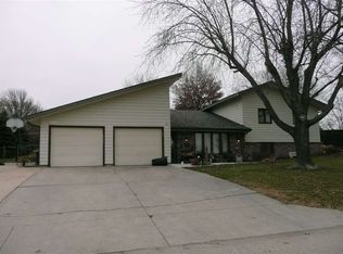 1008 Frontier Rd, Beatrice, NE 68310