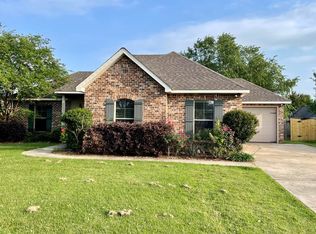 28482 Twilight Dr, Ponchatoula, LA 70454