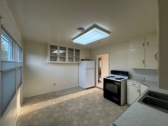 4th image of 3303 East Ave #3311