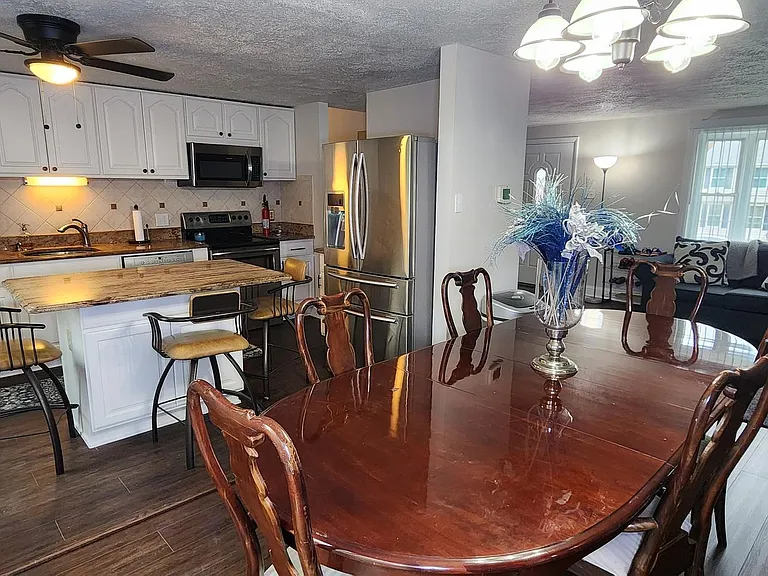 4 Big Stone Ct — Photo 3