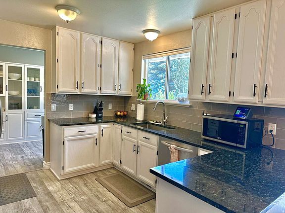 3rd image of 9573 S Buttonwood Dr