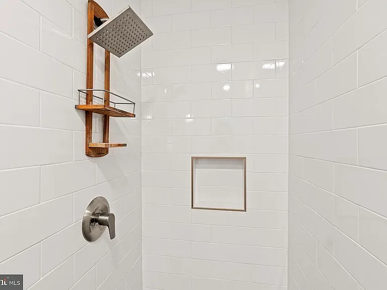 9407 Singleton Dr — Photo 18
