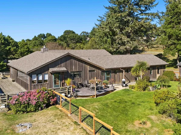 3275 Golf Links Rd, Bandon, OR 97411
