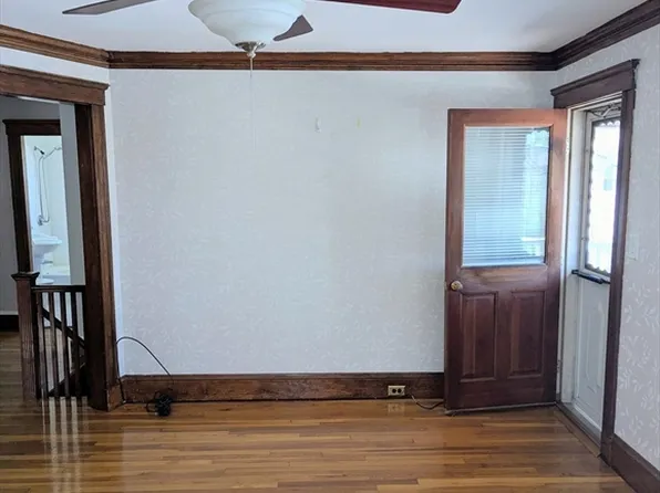 6 Violante St Floor 2, Mattapan, MA 02126