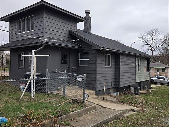 3rd image of 4412 N Jackson Ave