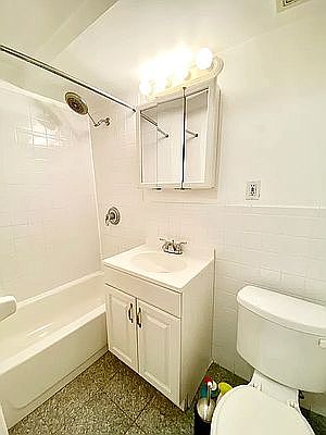 5th image of 278 E 10th St APT 5A