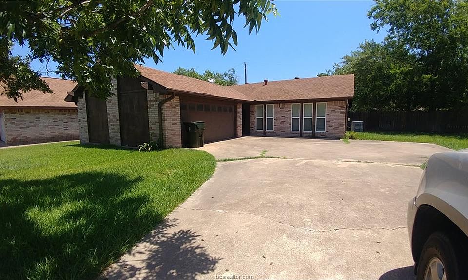 1st image of 1107 Allen Forest Dr