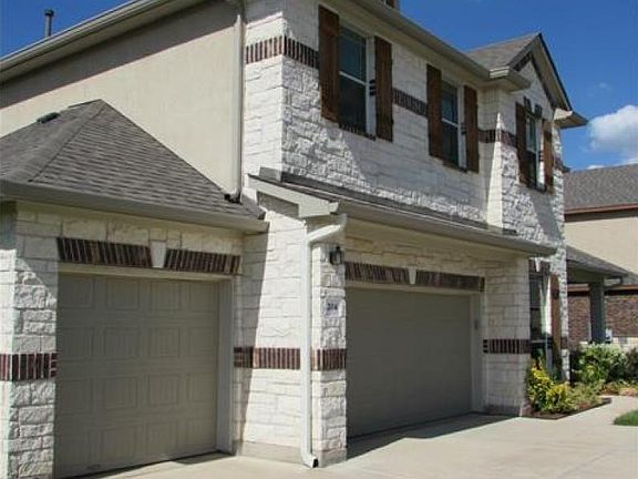 2nd image of 204 Lake Livingston Dr