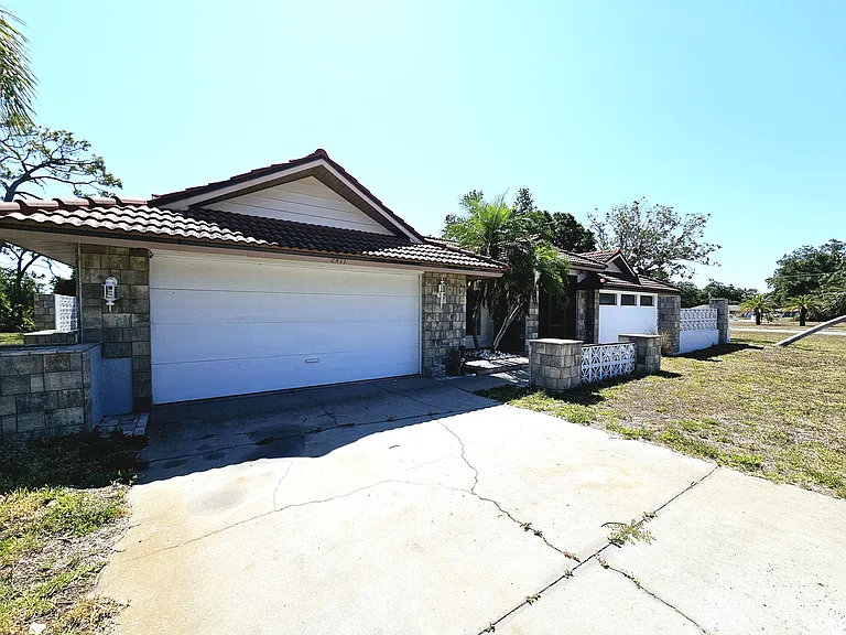 2411 Belle Rd — Photo 1