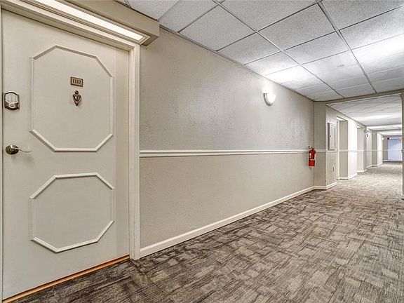 4th image of 2479 Peachtree Rd NE APT 1117