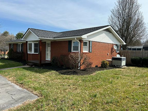 2nd image of 1203 Greenfield Dr