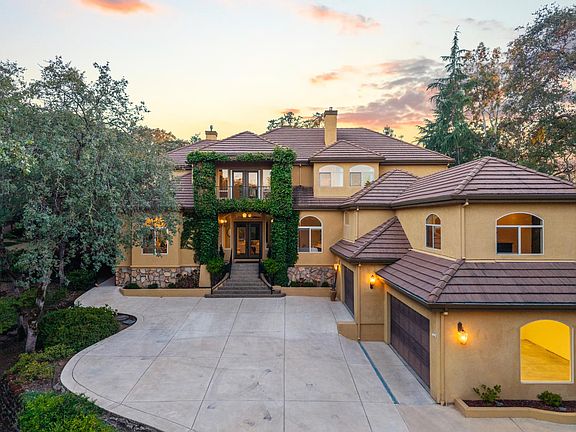 3rd image of 4044 Albert Cir