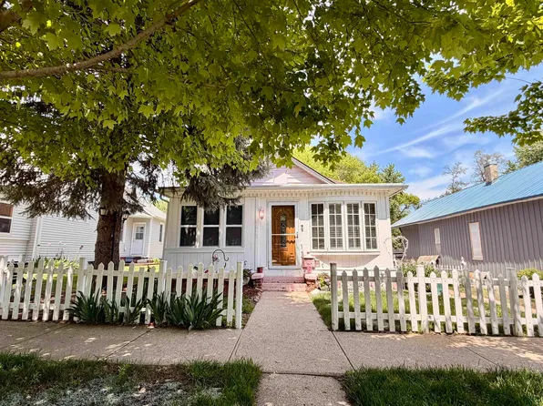 1615 W 17th St, Sioux City, IA 51103