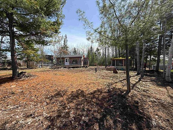 2nd image of 127 Fieldwood Ln
