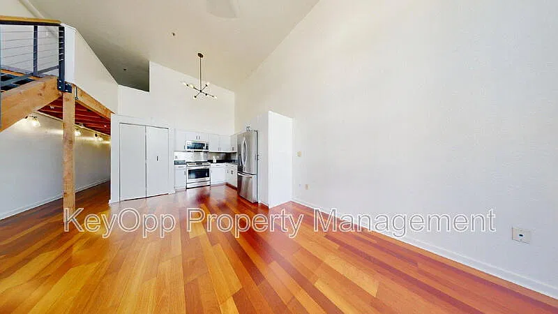 2 bed, 2.0 bath, 1230 sqft, $5,950 — Photo 4