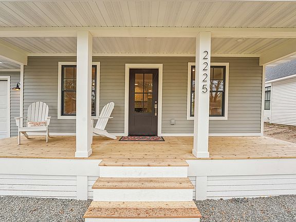3rd image of 2225 8th St