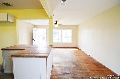 5th image of 735 Edgebrook Ln