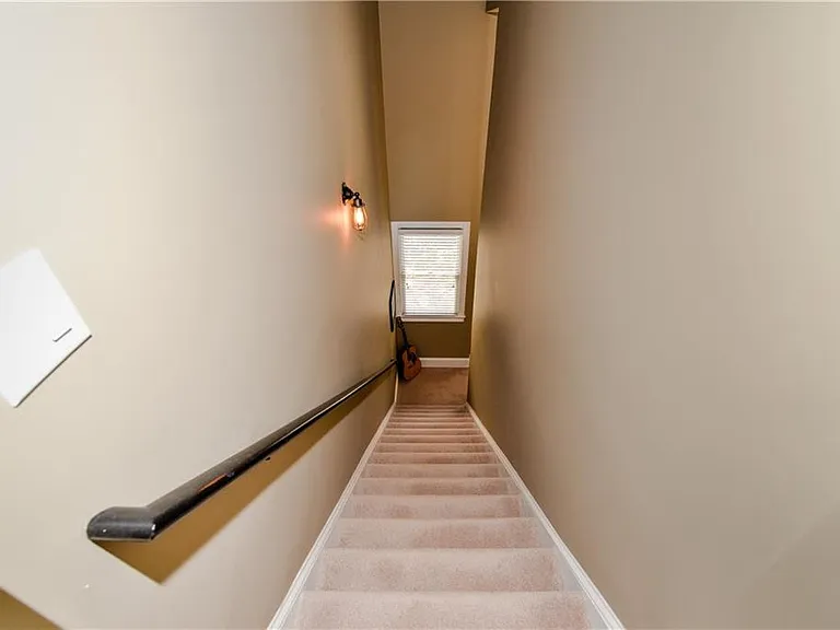265 Windsor Gate Cv — Photo 47