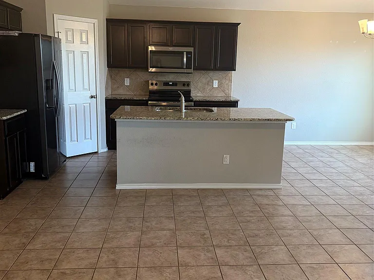 1801 Gigante Dr — Photo 5