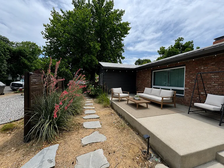 815 Gold St — Photo 10