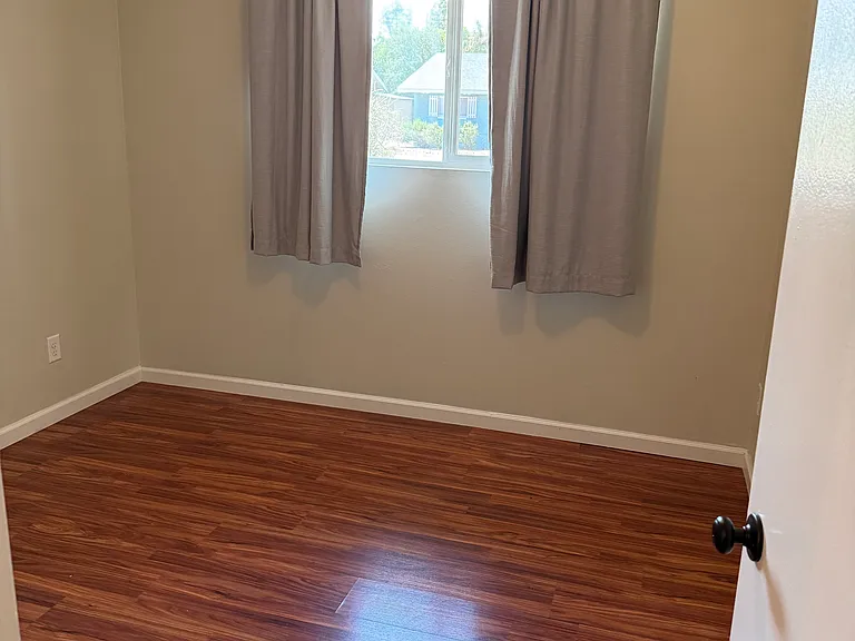 202 E Huntington Dr — Photo 12