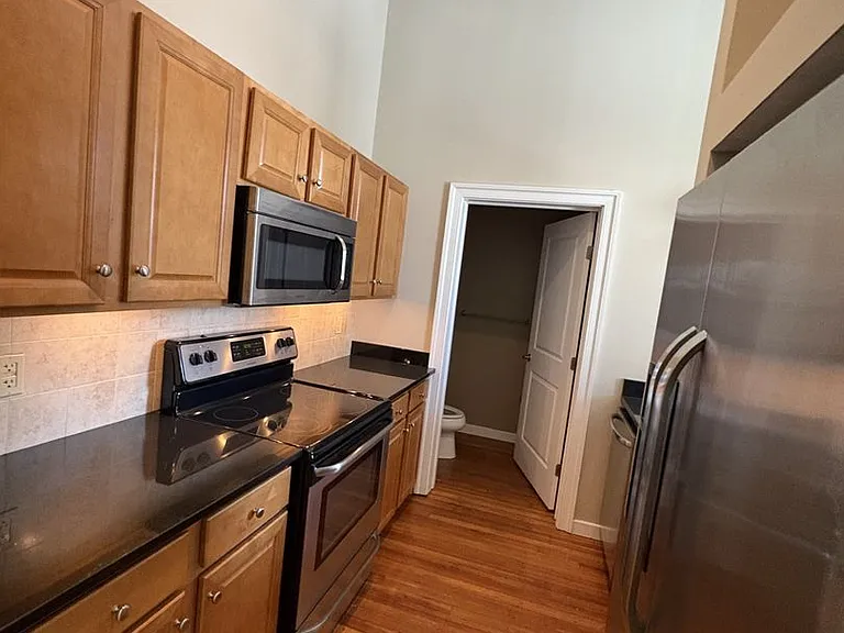 125 W. Saratoga St — Photo 20