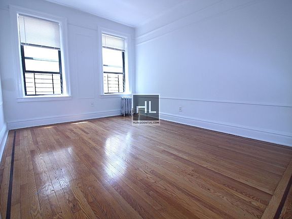 2nd image of 2808 35th St APT 4C