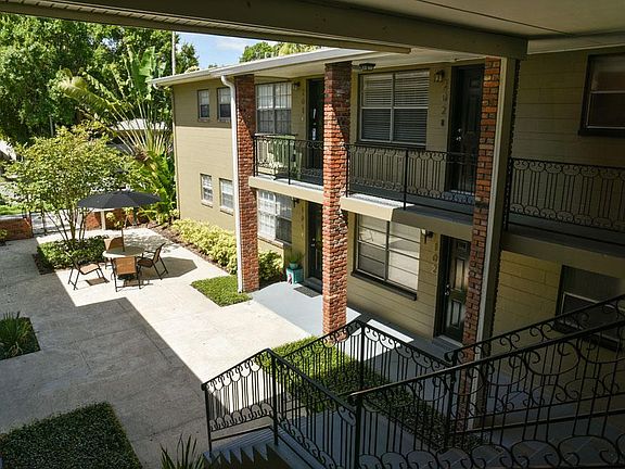 3rd image of 121 Danube Ave APT 203