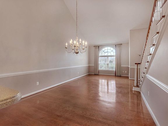 5th image of 55 Bobwhite Ct