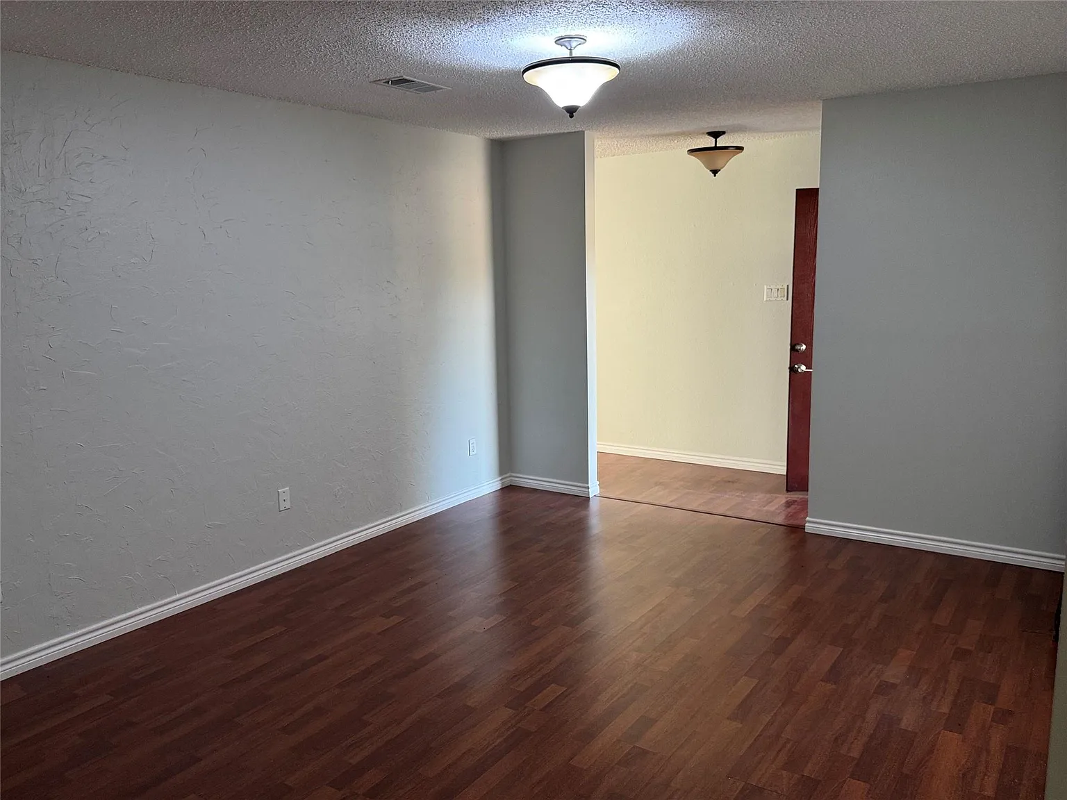 3 bed, 2.0 bath, 1806 sqft, $2,000 — Photo 4