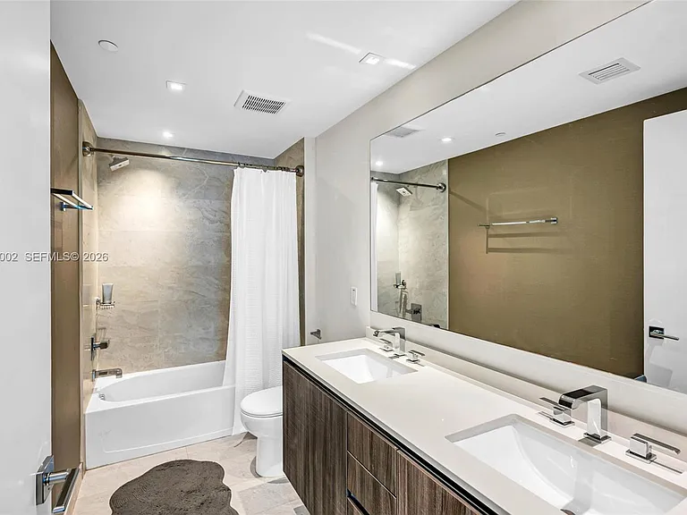488 NE 18th St #2011 — Photo 18