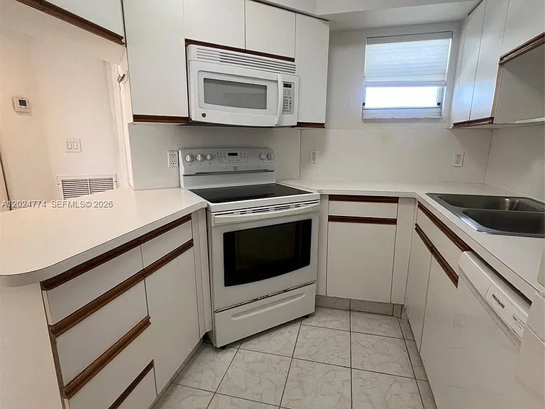 9156 Collins Ave #502 — Photo 3
