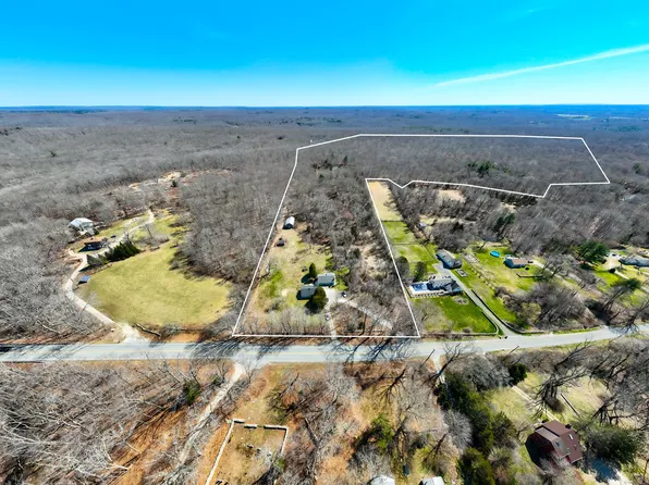 686 Pendelton Hill Road, North Stonington, CT 06359