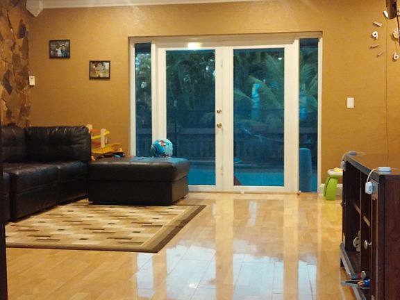 Living room before tge remod