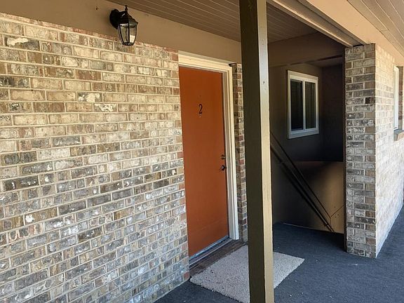 3rd image of 5620 168th St SW APT 2