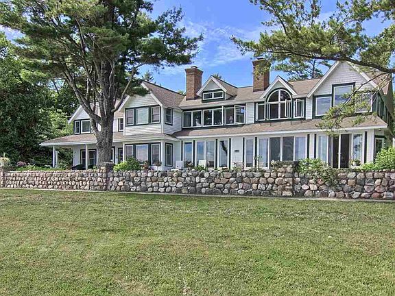 5th image of 1008 E Bay Dr