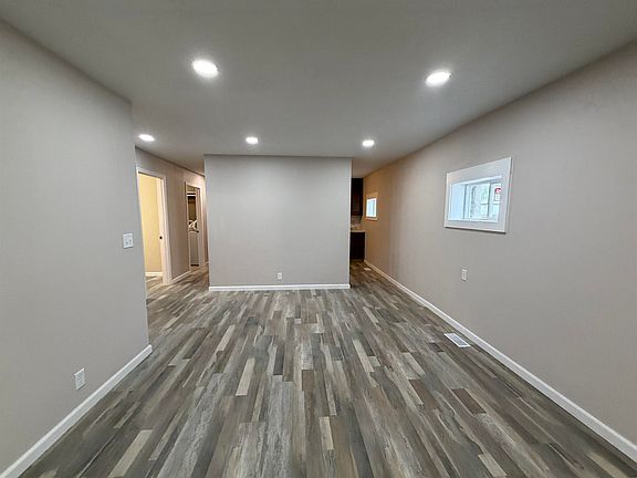 5th image of 224 Pine St