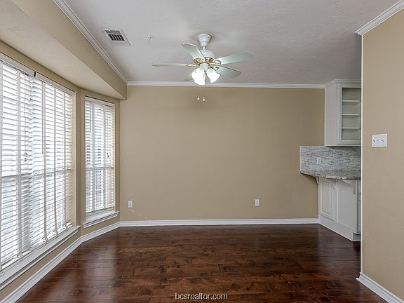3rd image of 3815 Stony Creek Ln