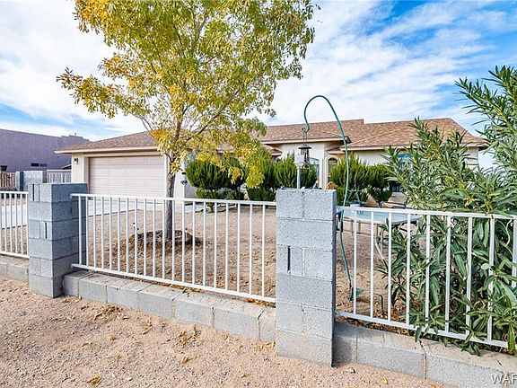 4th image of 8703 N Ironwood Dr