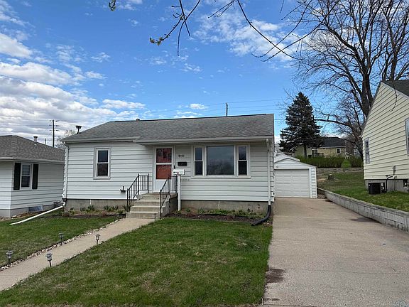 2nd image of 3256 Nebraska St