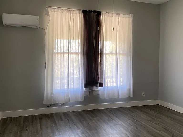 1318 Willow St #6 — Photo 4