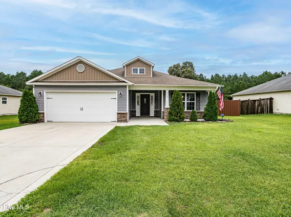 114 Braeburn Boulevard, Richlands, NC 28574