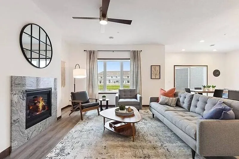 3 bed, 2.5 bath, 1726 sqft, $2,550 — Photo 3