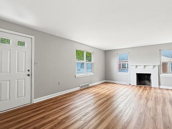 2nd image of 706 S College Ave