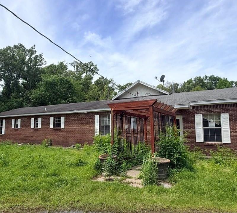 1st image of 844 Sherman Hills Rd