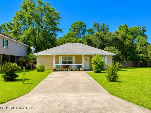 6195 W Forrest St, Bay Saint Louis, MS 39520